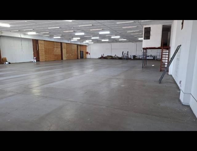 BUSINESS PROPERTY TO RENT IN RICHARDS BAY EXT 7